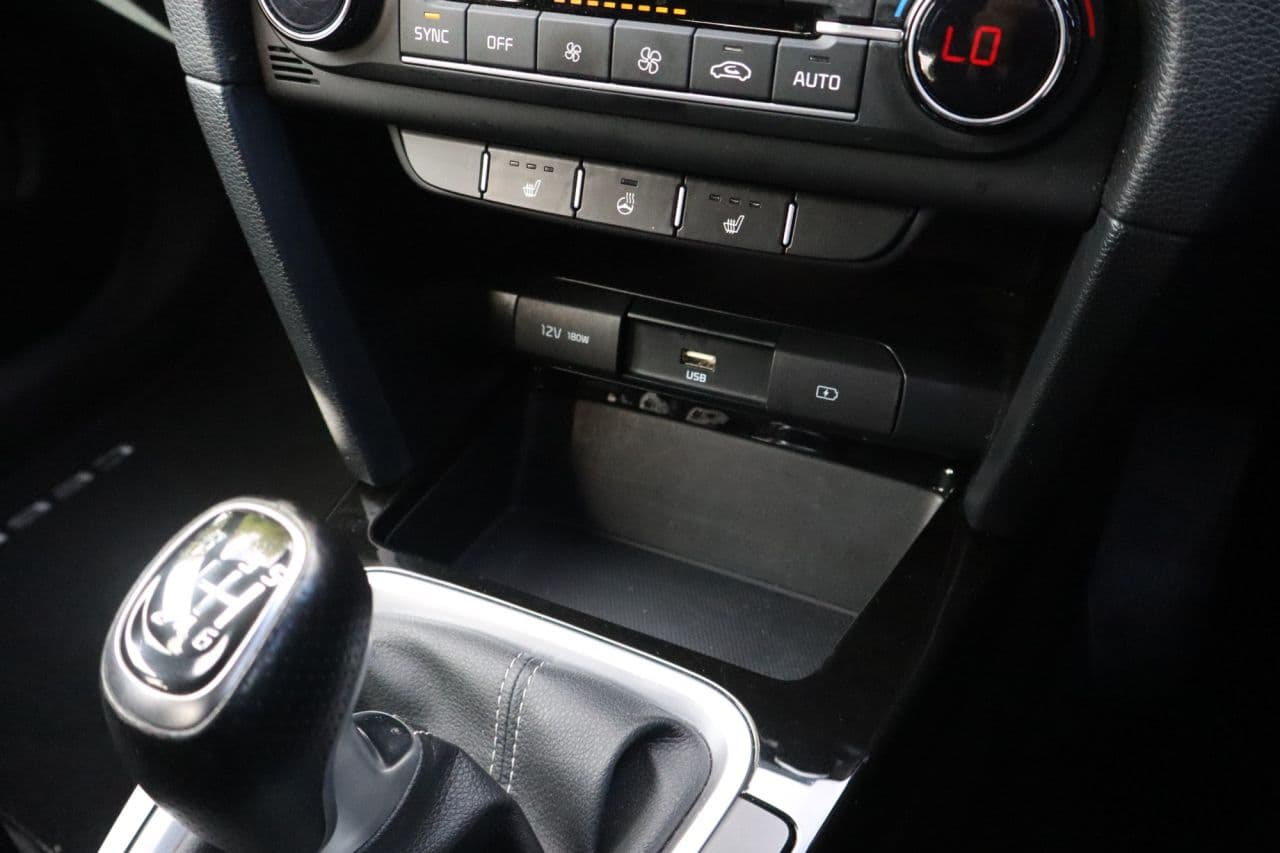 Kia Ceed 1.5 T-GDi GT-Line — image 23