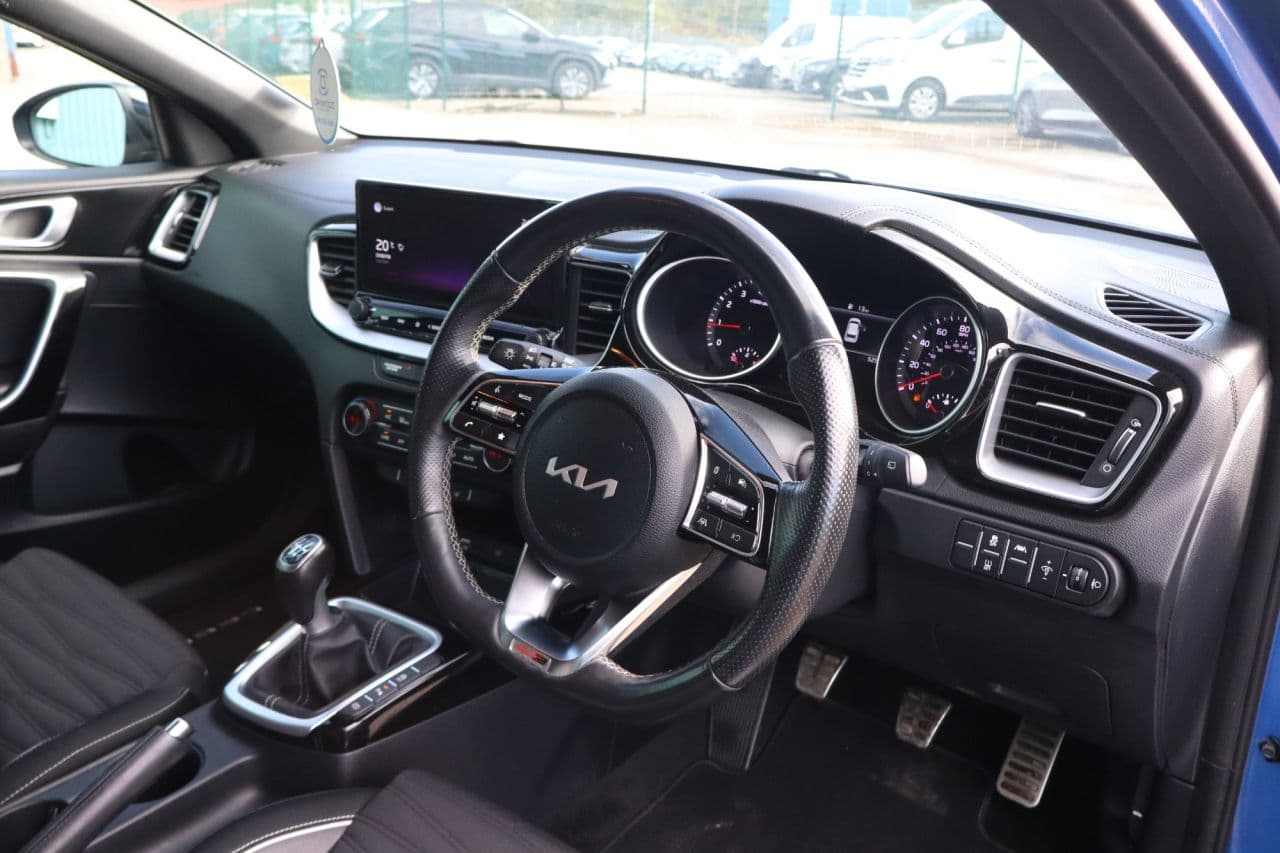 Kia Ceed 1.5 T-GDi GT-Line — image 11