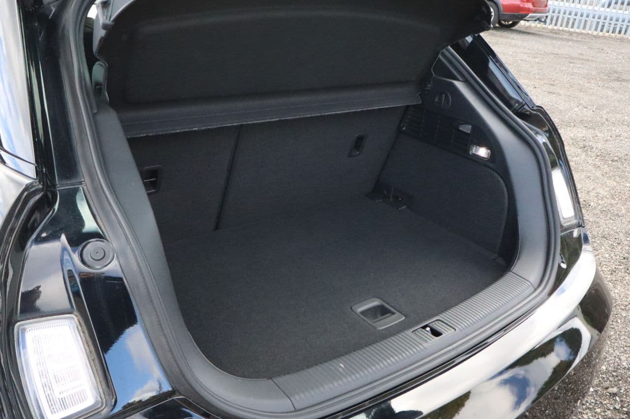 Audi A1 1.0 TFSI S line — image 4