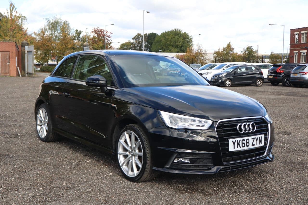 Audi A1 1.0 TFSI S line view 1