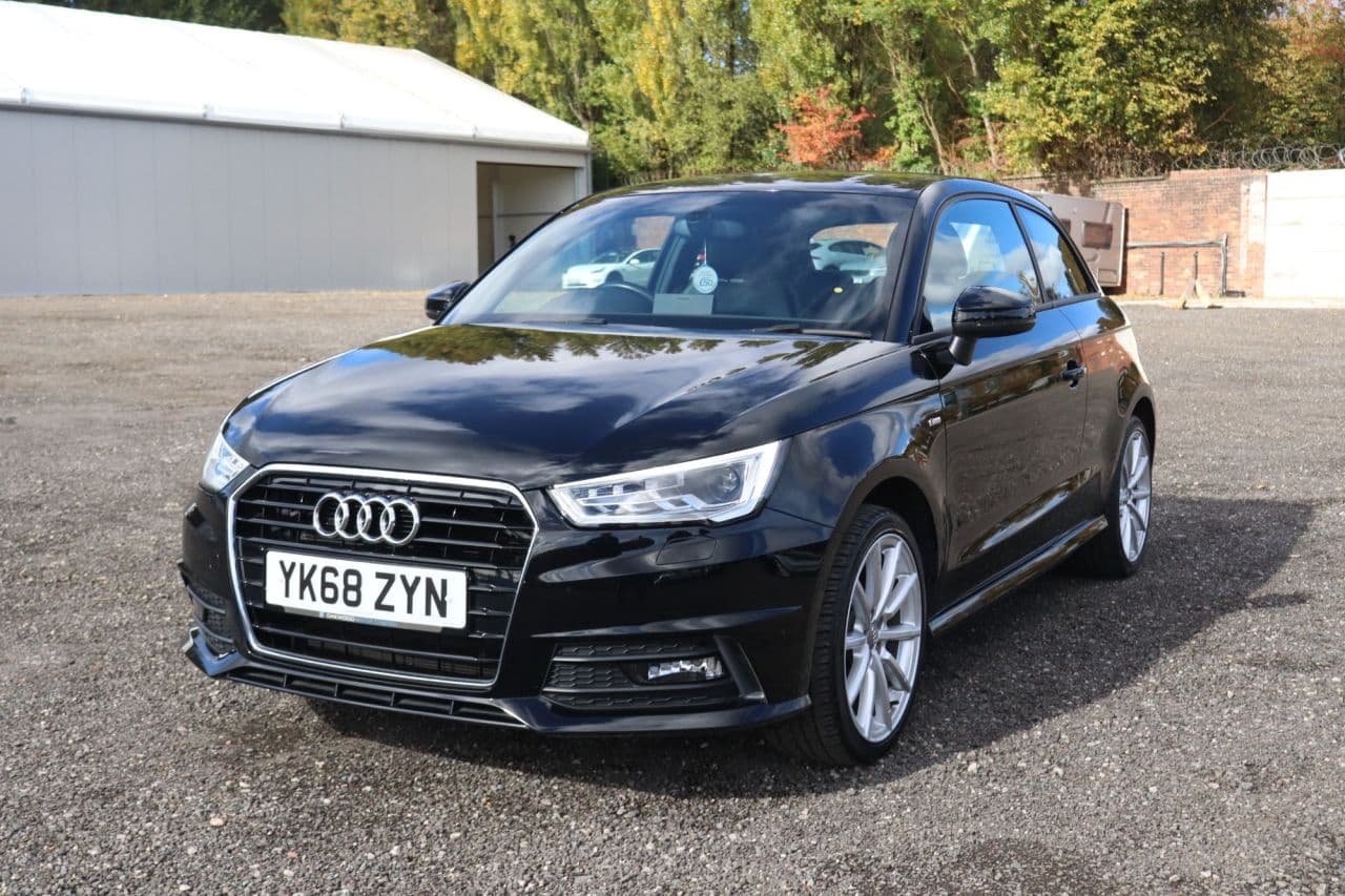 Audi A1 1.0 TFSI S line — image 6