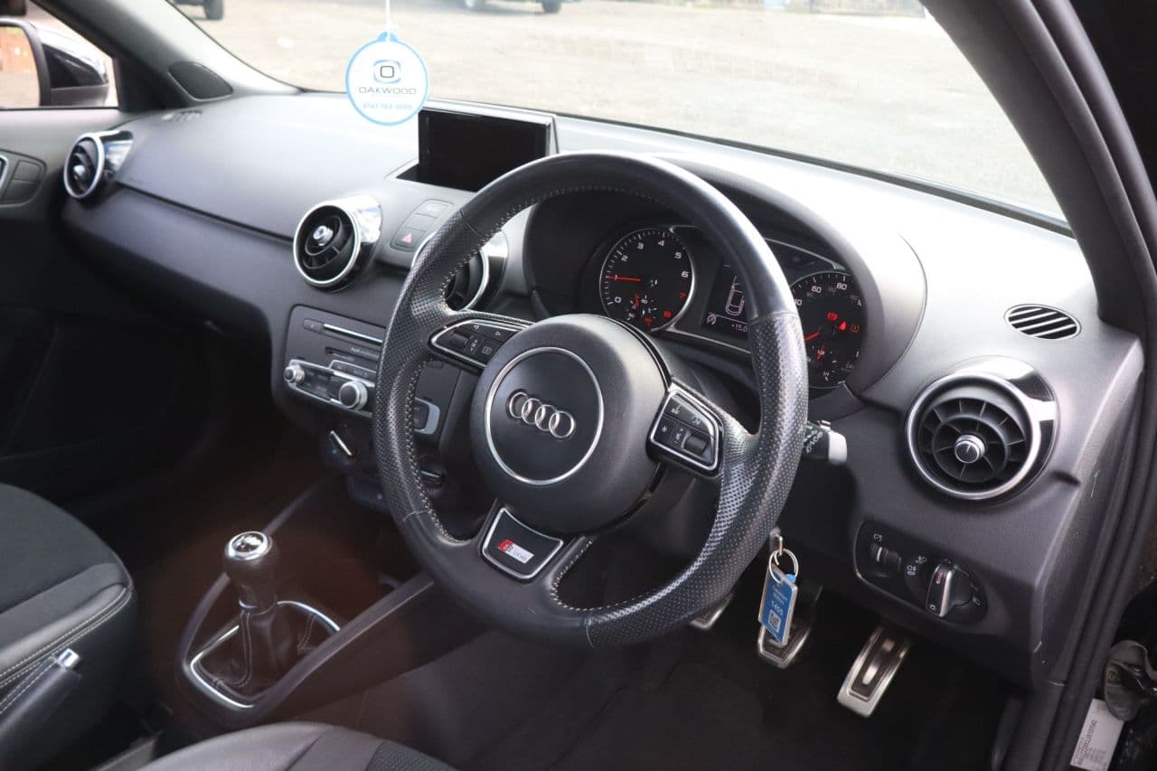 Audi A1 1.0 TFSI S line — image 15