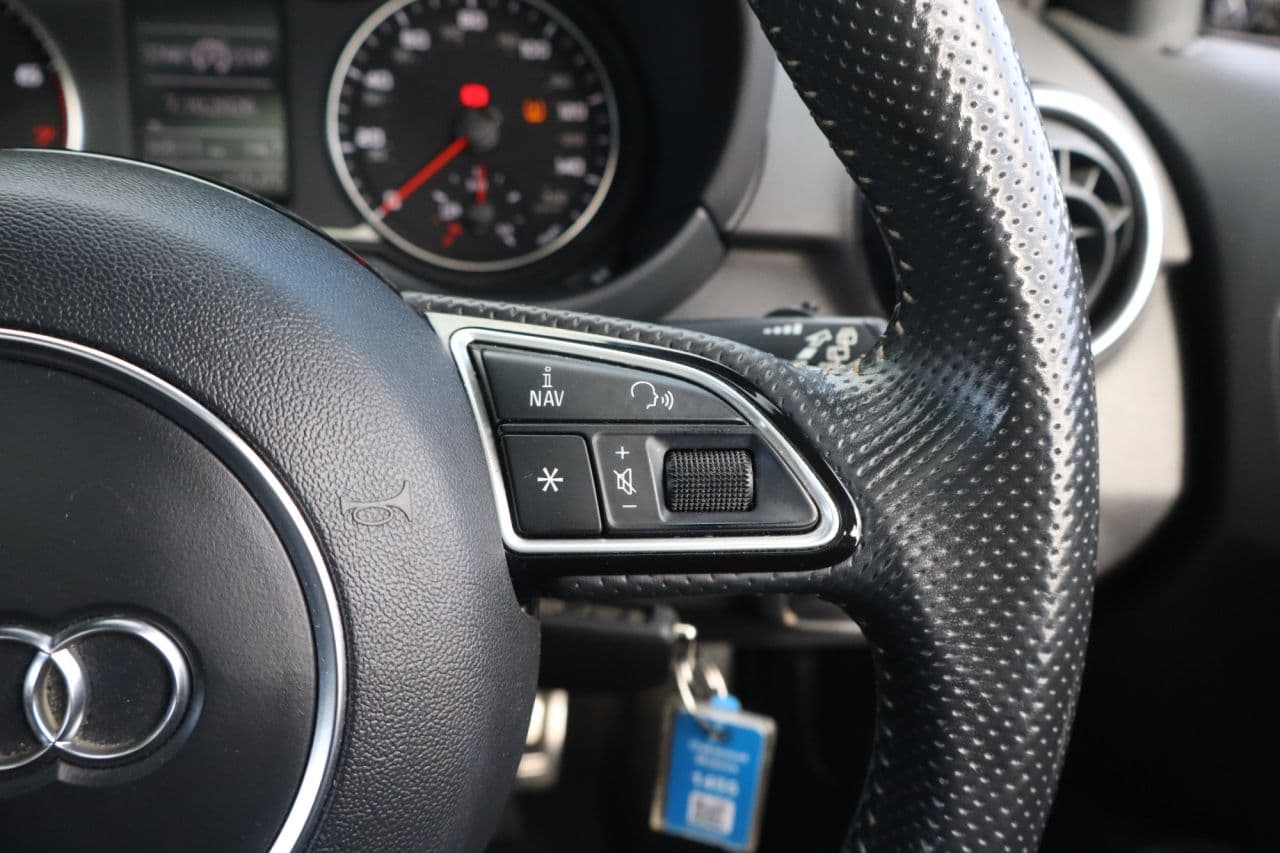 Audi A1 1.0 TFSI S line — image 22
