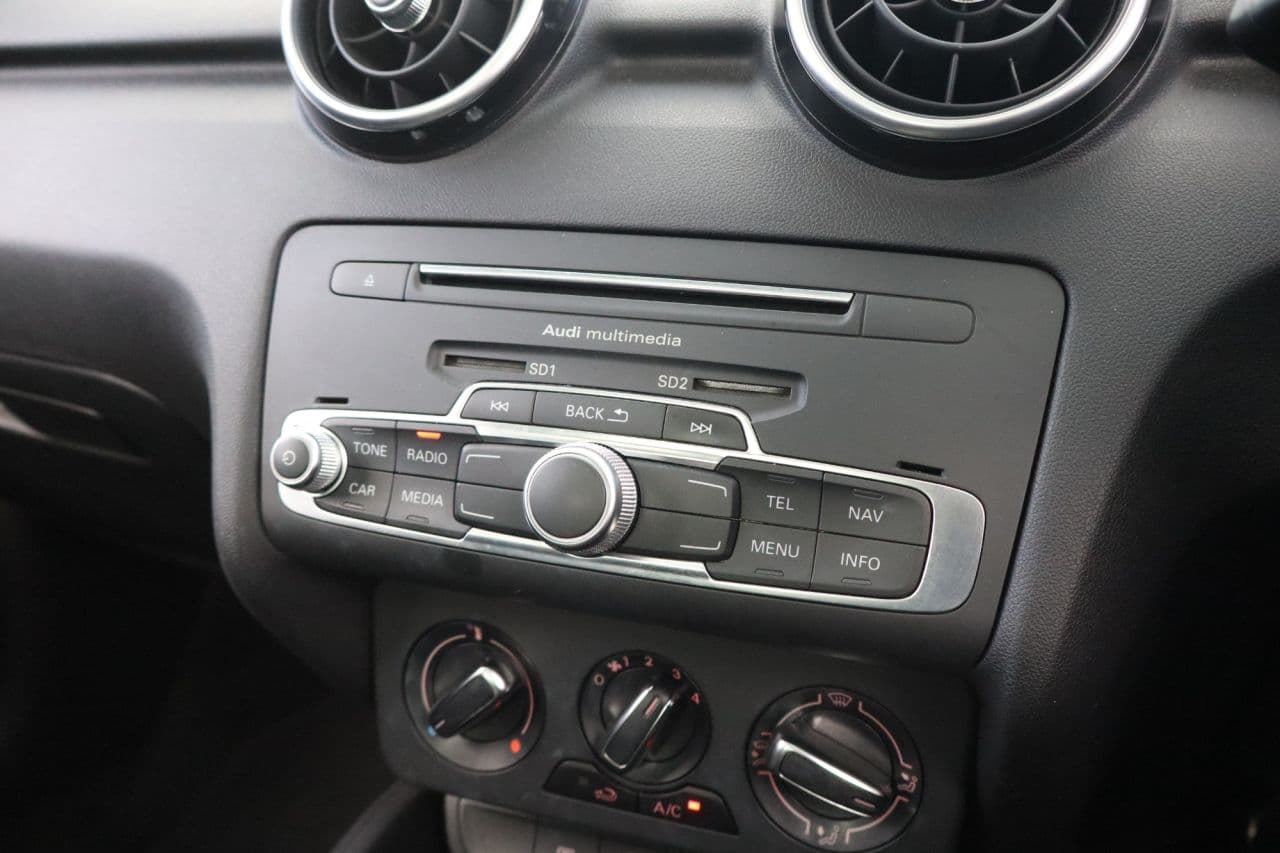 Audi A1 1.0 TFSI S line — image 30
