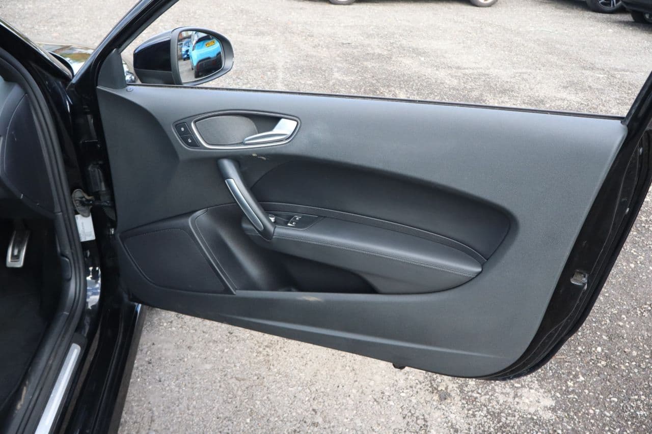 Audi A1 1.0 TFSI S line — image 40