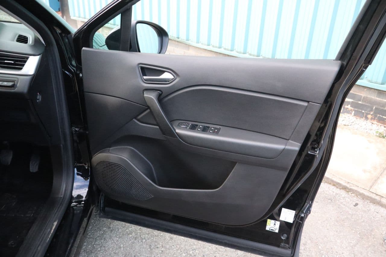 Renault Captur 1.5 Blue dCi Iconic — image 56