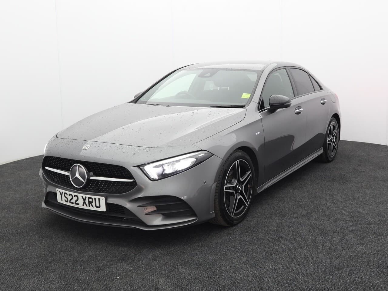 Mercedes-Benz A Class 2.0 A180d AMG Line Edition (Premium) — image 5