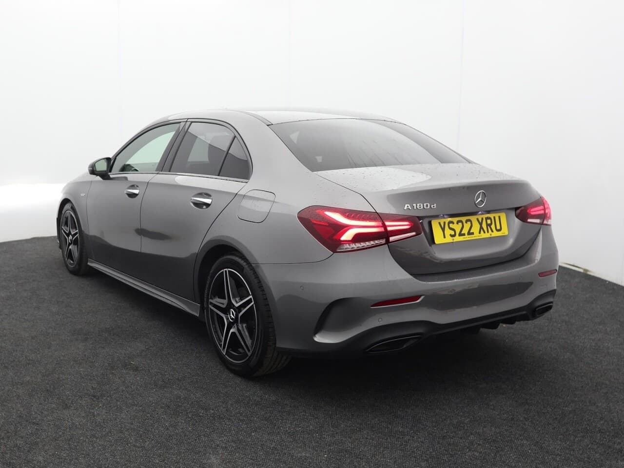 Mercedes-Benz A Class 2.0 A180d AMG Line Edition (Premium) — image 8