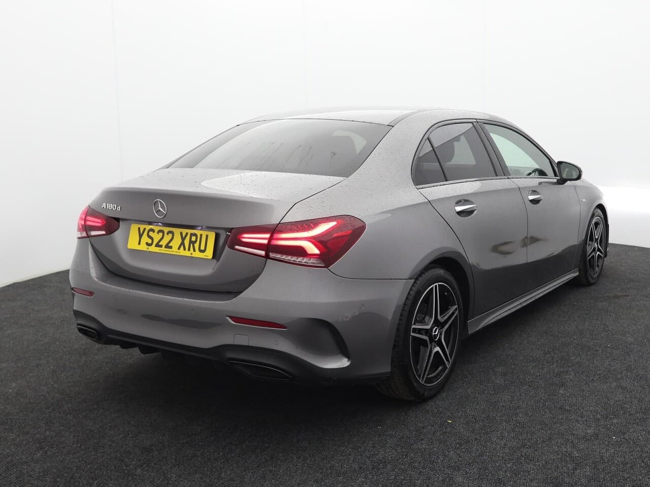 Mercedes-Benz A Class 2.0 A180d AMG Line Edition (Premium) — image 10