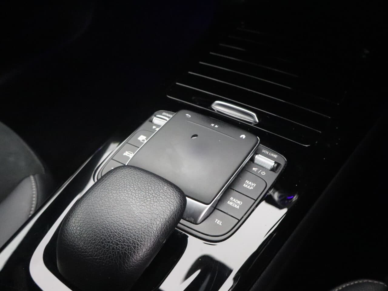 Mercedes-Benz A Class 2.0 A180d AMG Line Edition (Premium) — image 23