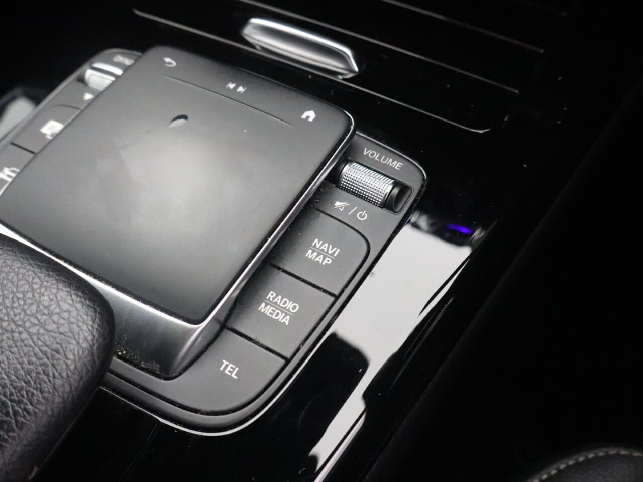 Mercedes-Benz A Class 2.0 A180d AMG Line Edition (Premium) — image 24