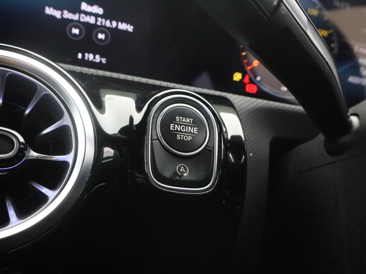 Mercedes-Benz A Class 2.0 A180d AMG Line Edition (Premium) — image 30