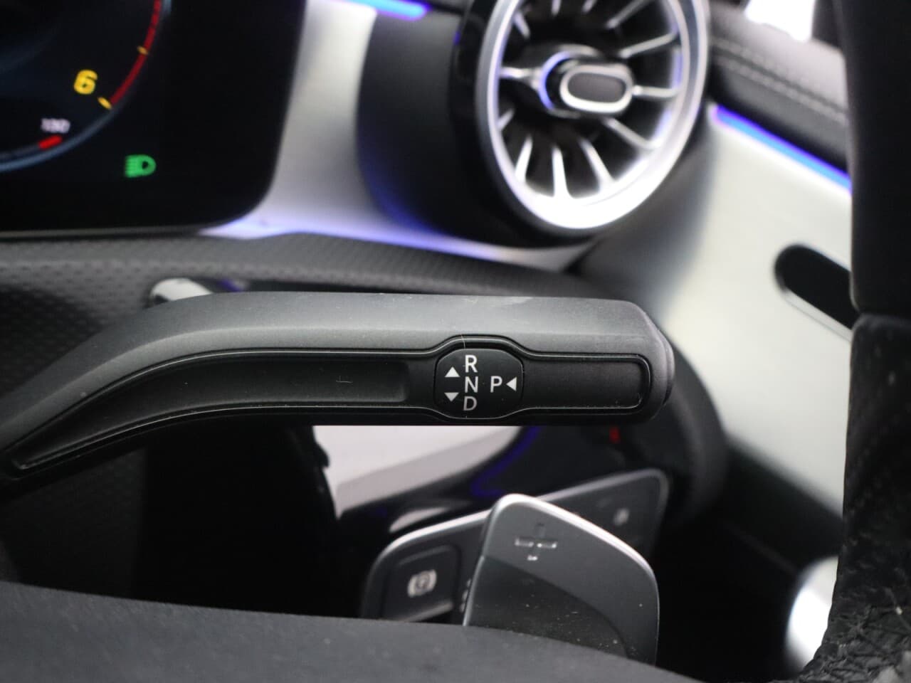 Mercedes-Benz A Class 2.0 A180d AMG Line Edition (Premium) — image 32