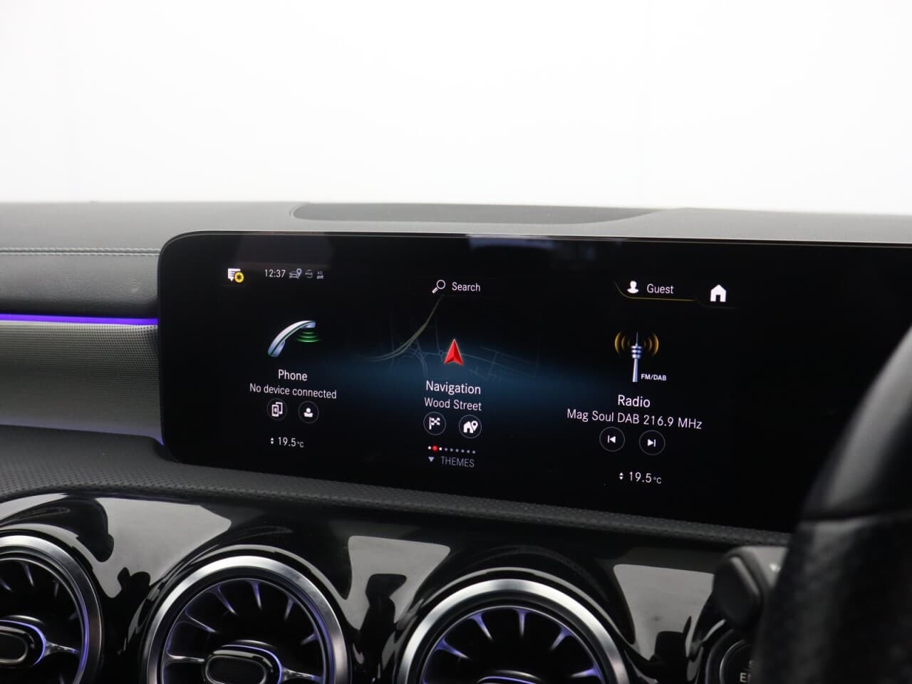 Mercedes-Benz A Class 2.0 A180d AMG Line Edition (Premium) — image 33