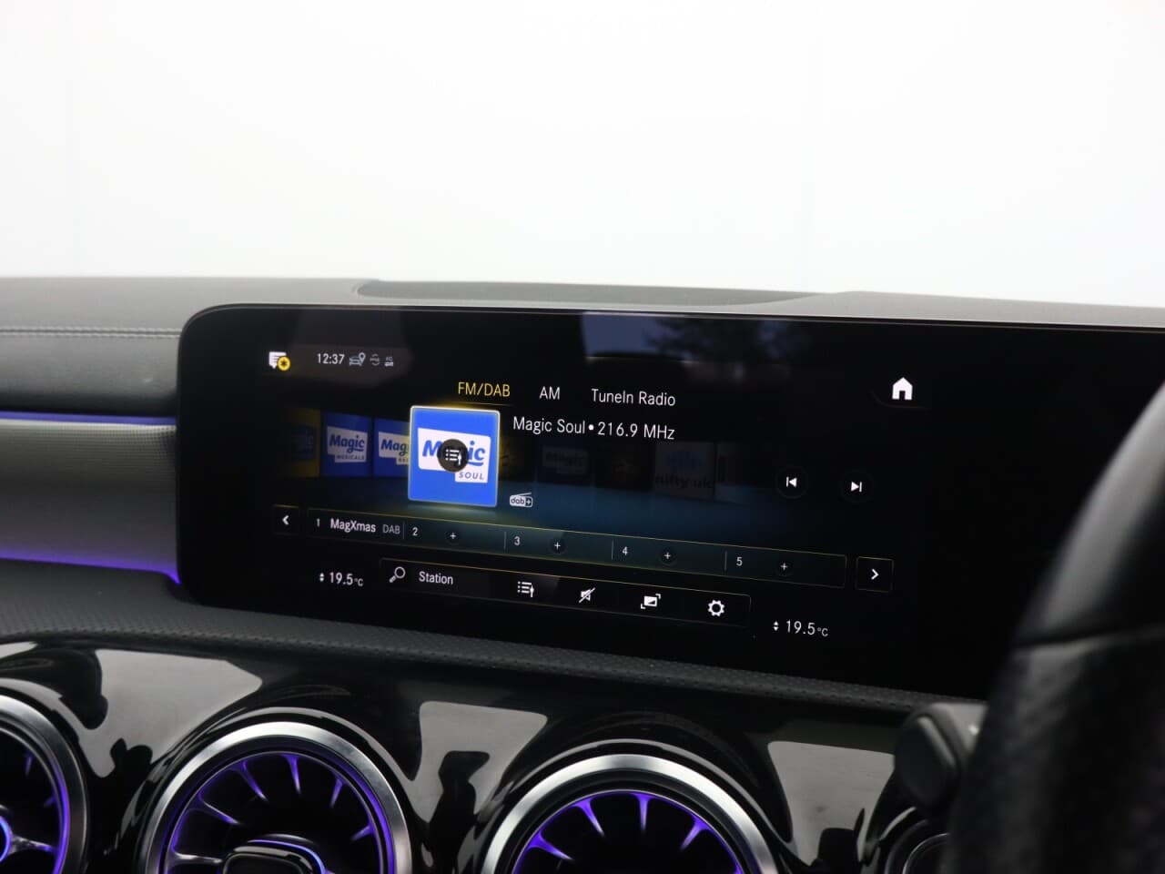 Mercedes-Benz A Class 2.0 A180d AMG Line Edition (Premium) — image 36