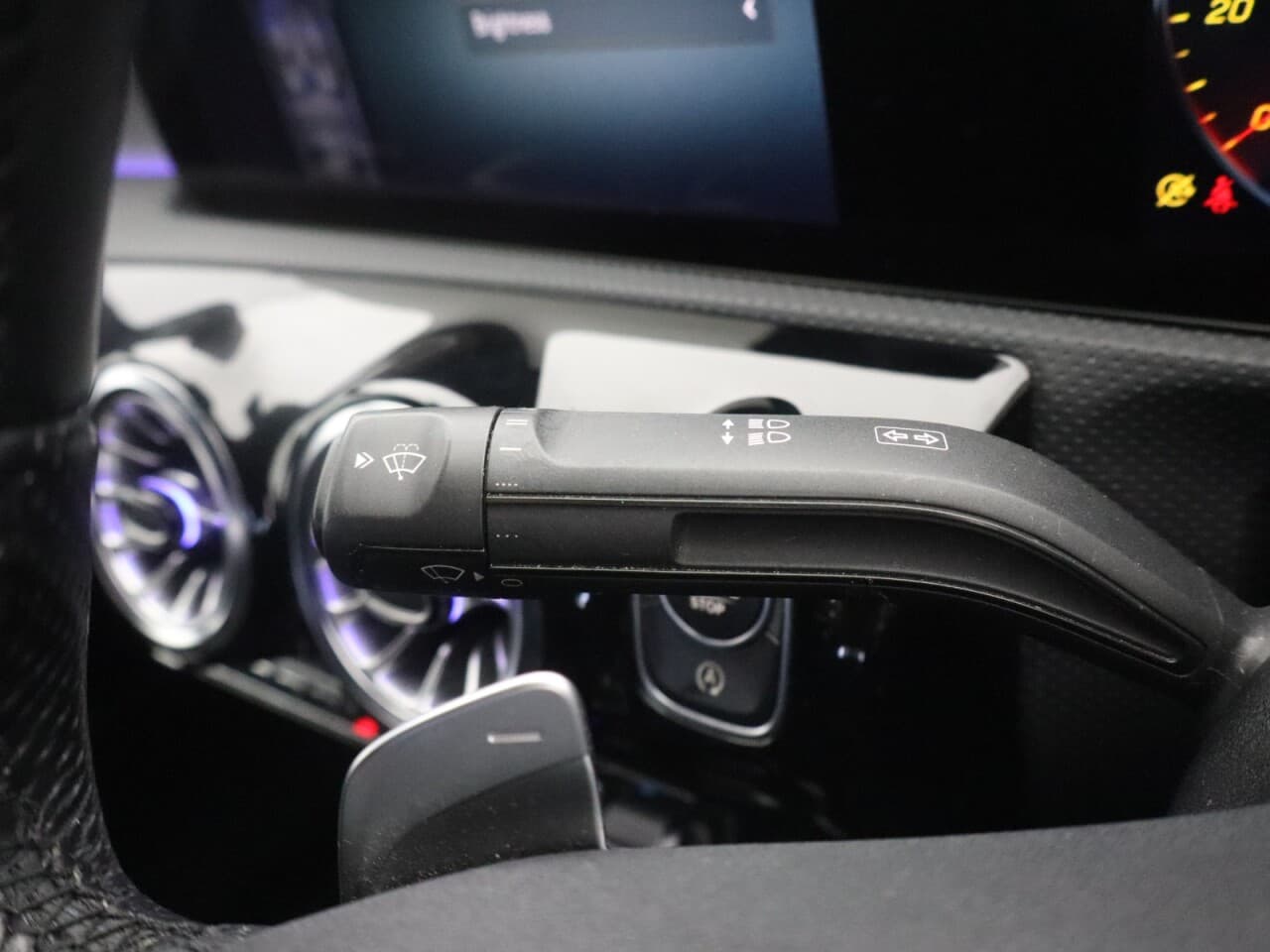 Mercedes-Benz A Class 2.0 A180d AMG Line Edition (Premium) — image 40