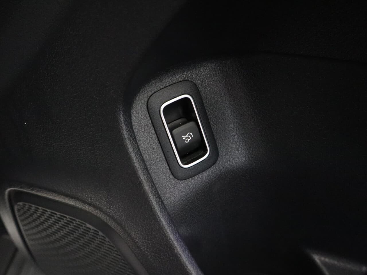Mercedes-Benz A Class 2.0 A180d AMG Line Edition (Premium) — image 51
