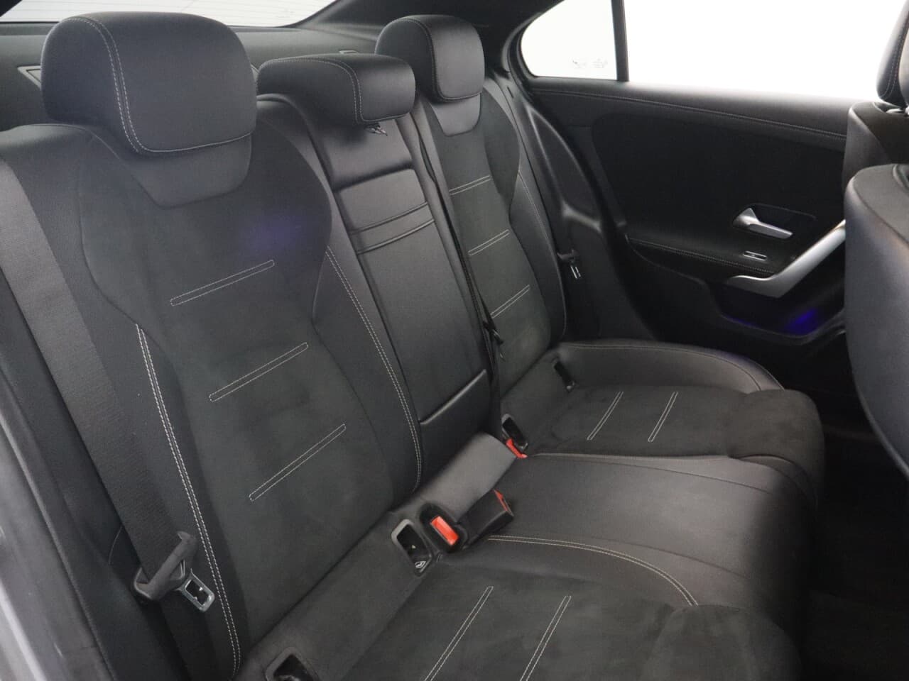 Mercedes-Benz A Class 2.0 A180d AMG Line Edition (Premium) — image 46