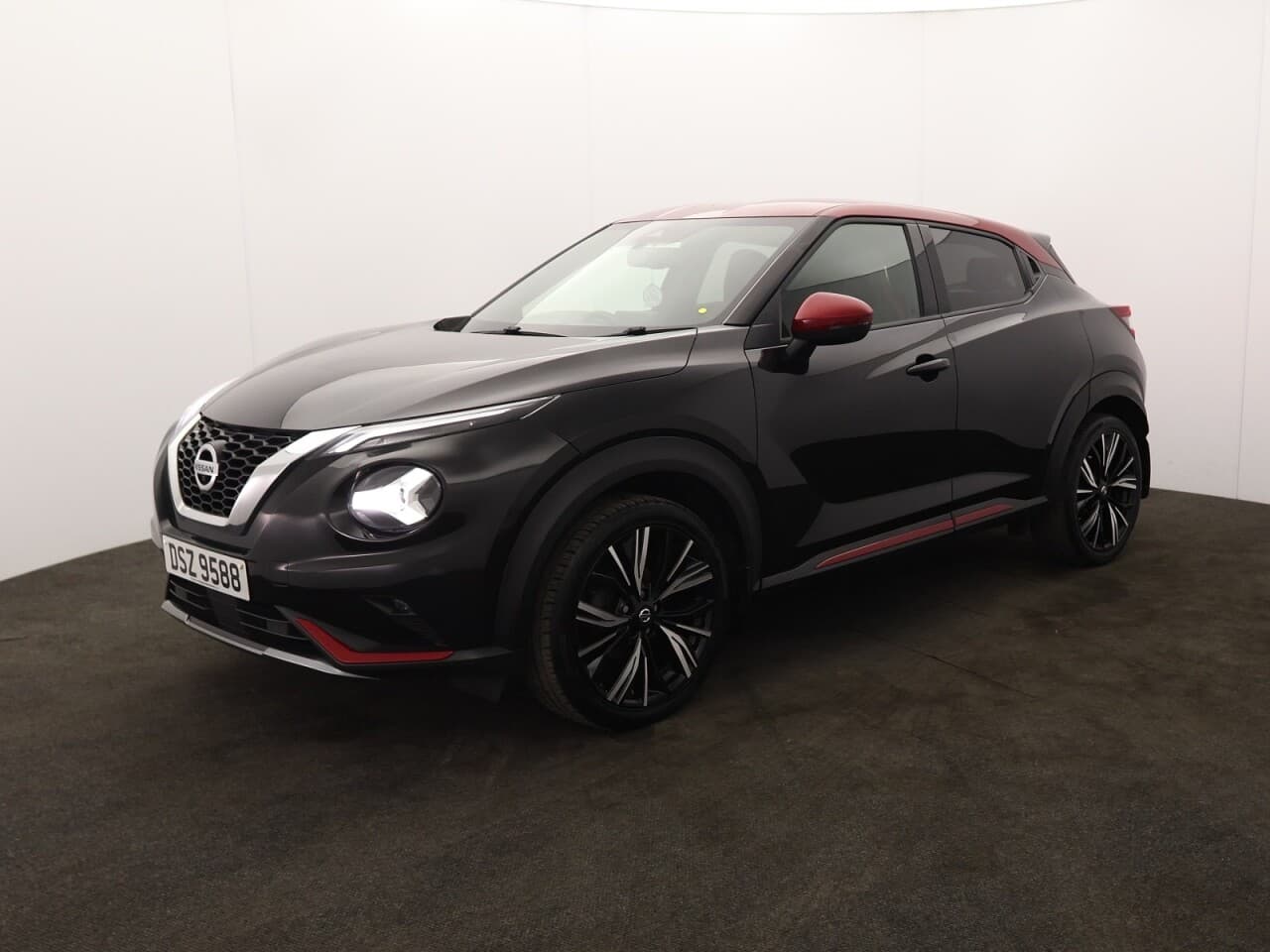 Nissan Juke 1.0 DIG-T Tekna+ — image 5