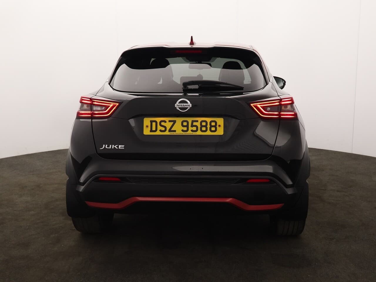 Nissan Juke 1.0 DIG-T Tekna+ — image 9