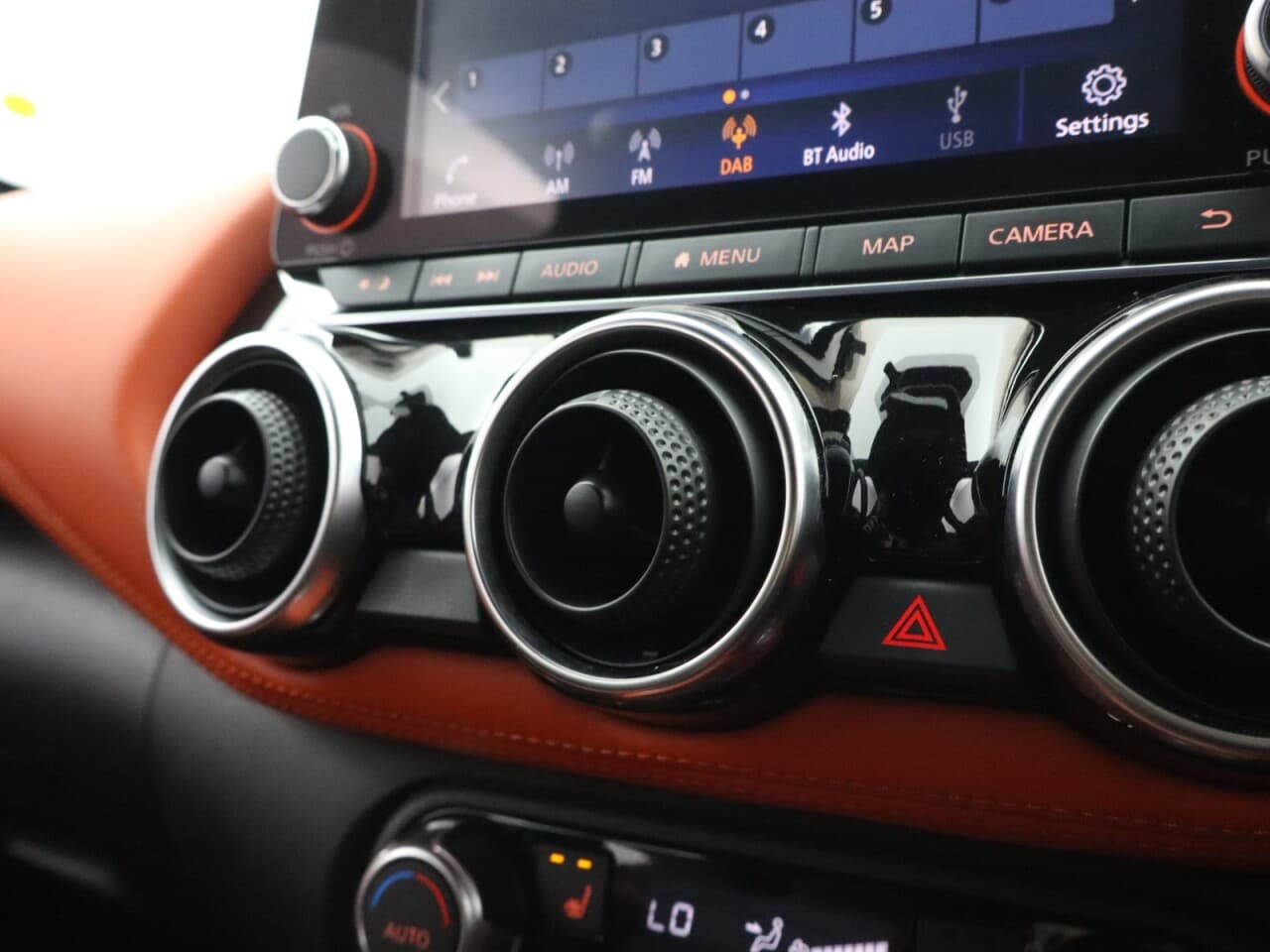 Nissan Juke 1.0 DIG-T Tekna+ — image 34