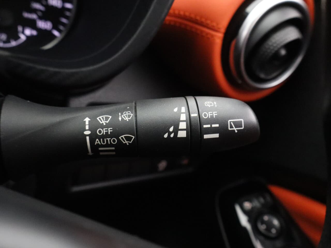 Nissan Juke 1.0 DIG-T Tekna+ — image 42