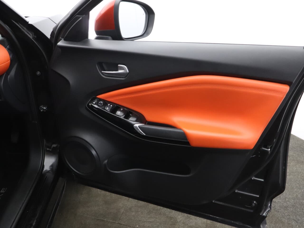 Nissan Juke 1.0 DIG-T Tekna+ — image 50