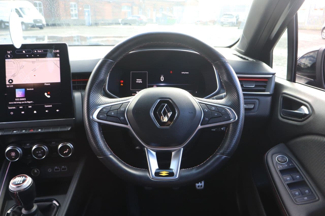 Renault Clio 1.0 TCe RS Line — image 15