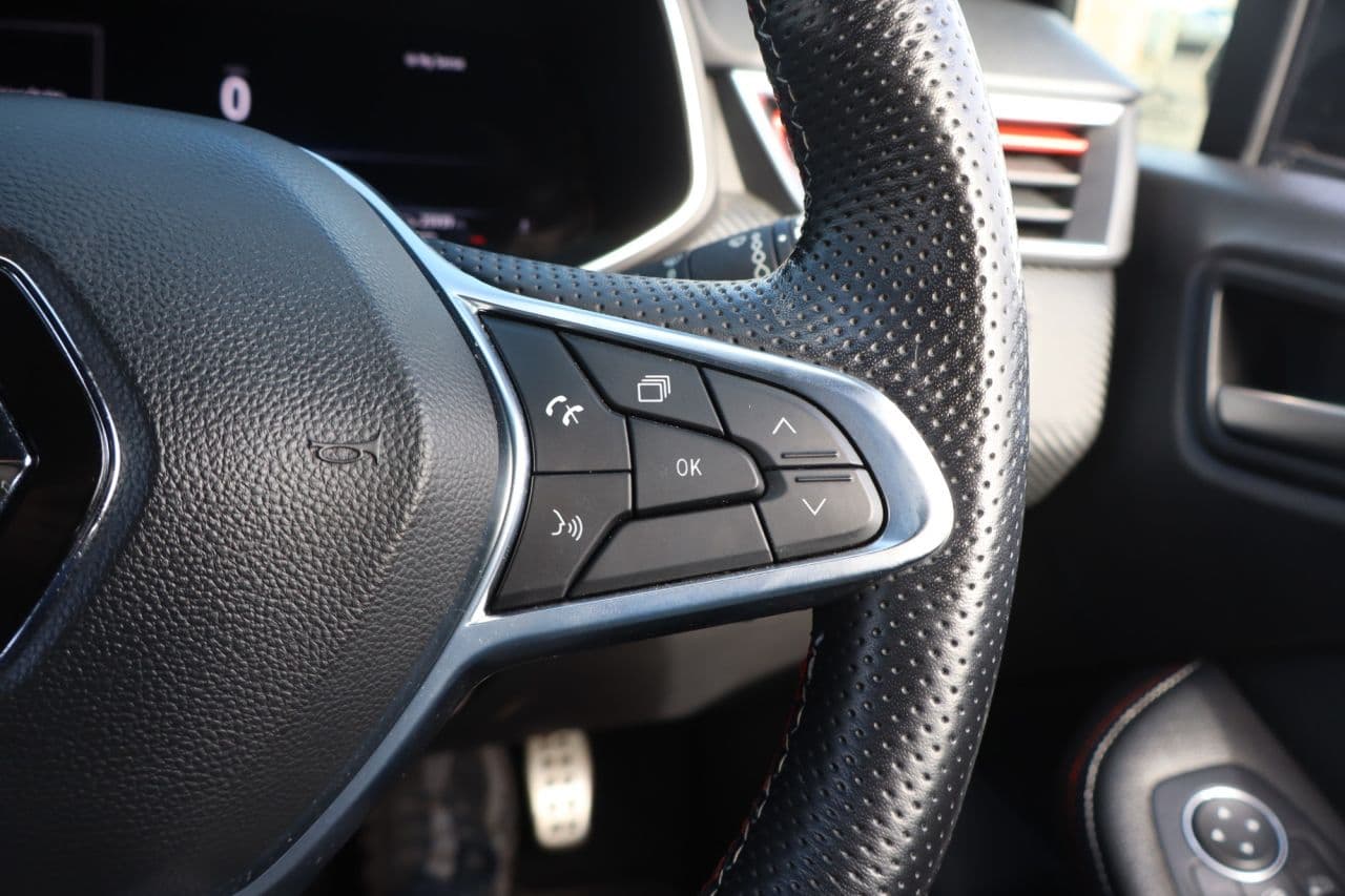 Renault Clio 1.0 TCe RS Line — image 17