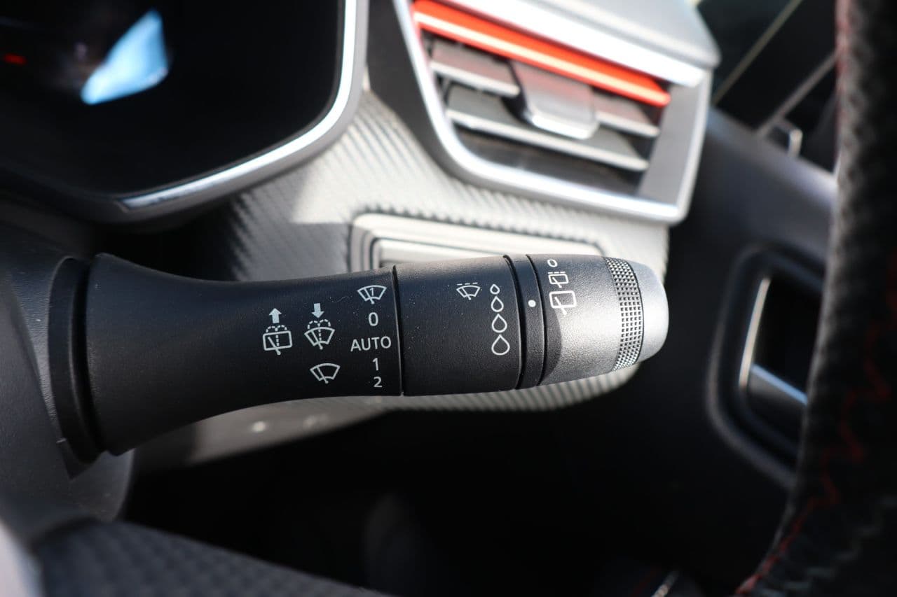 Renault Clio 1.0 TCe RS Line — image 38
