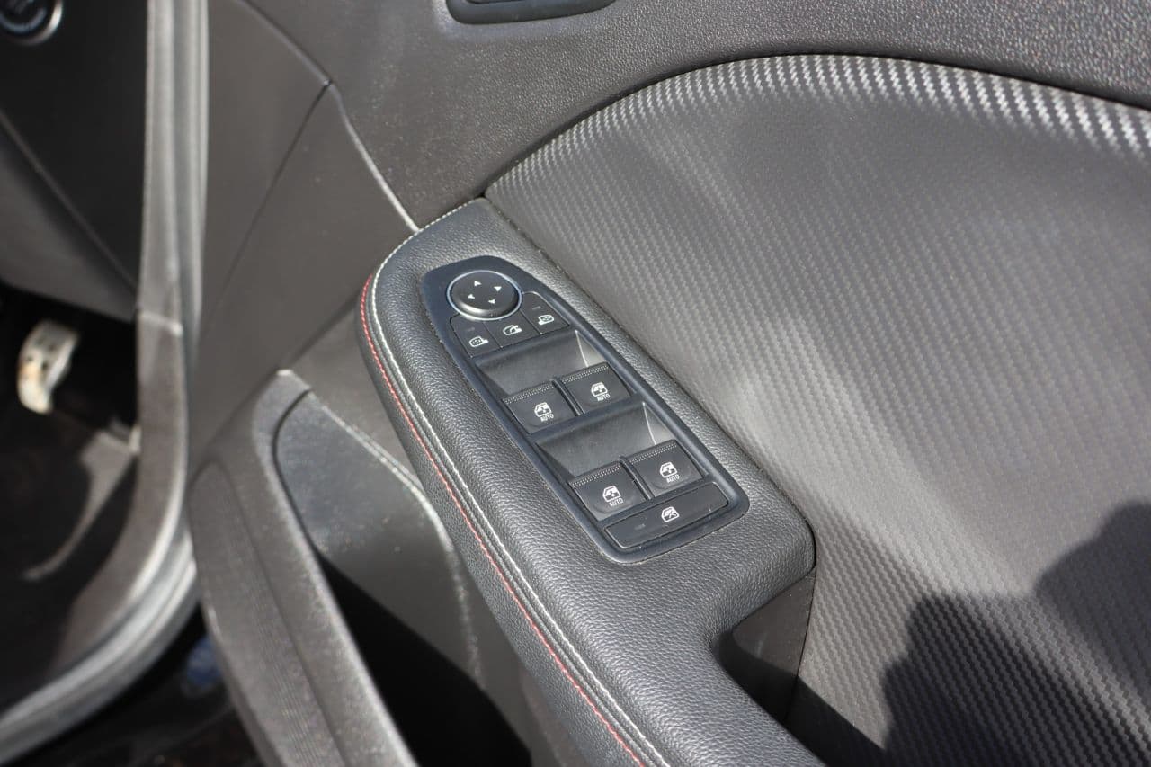 Renault Clio 1.0 TCe RS Line — image 47
