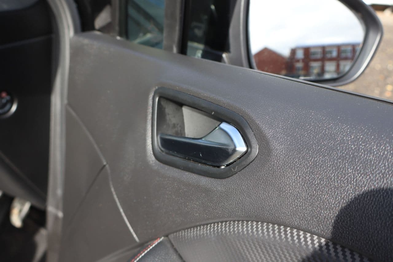 Renault Clio 1.0 TCe RS Line — image 48