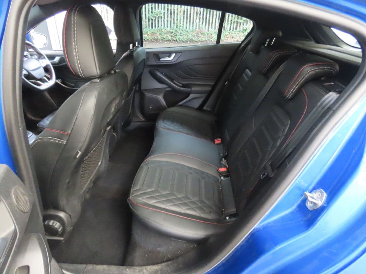 Ford Focus 1.0T EcoBoost ST-Line Vignale — image 11