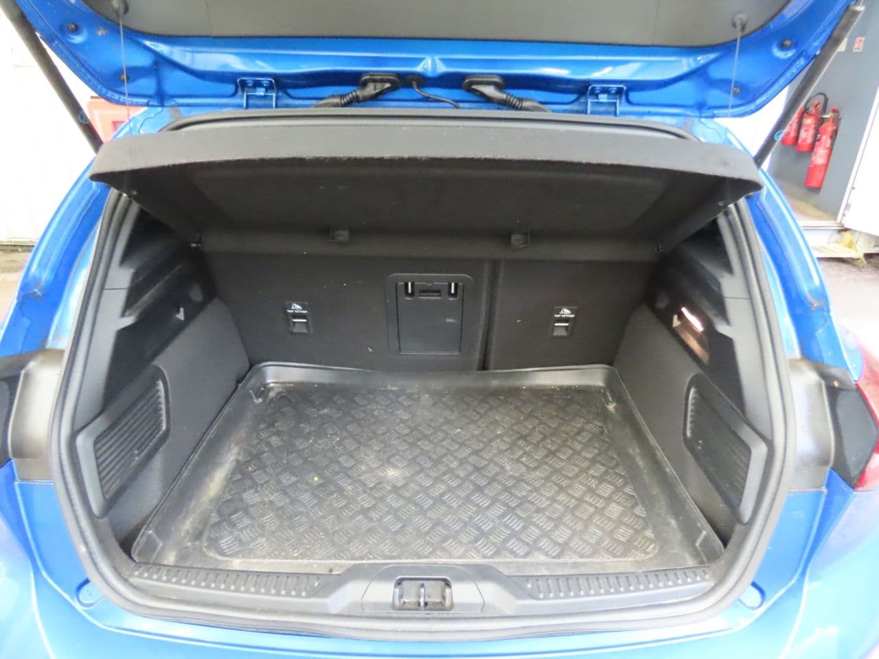 Ford Focus 1.0T EcoBoost ST-Line Vignale — image 13