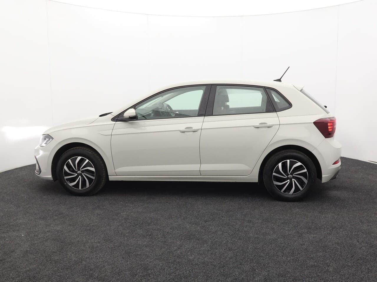 Volkswagen Polo 1.0 EVO Life — image 10