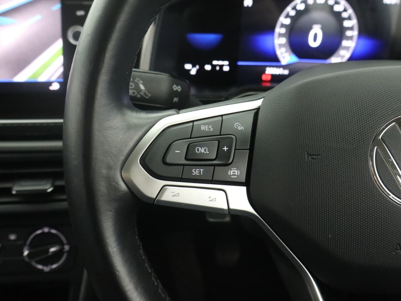 Volkswagen Polo 1.0 EVO Life — image 17