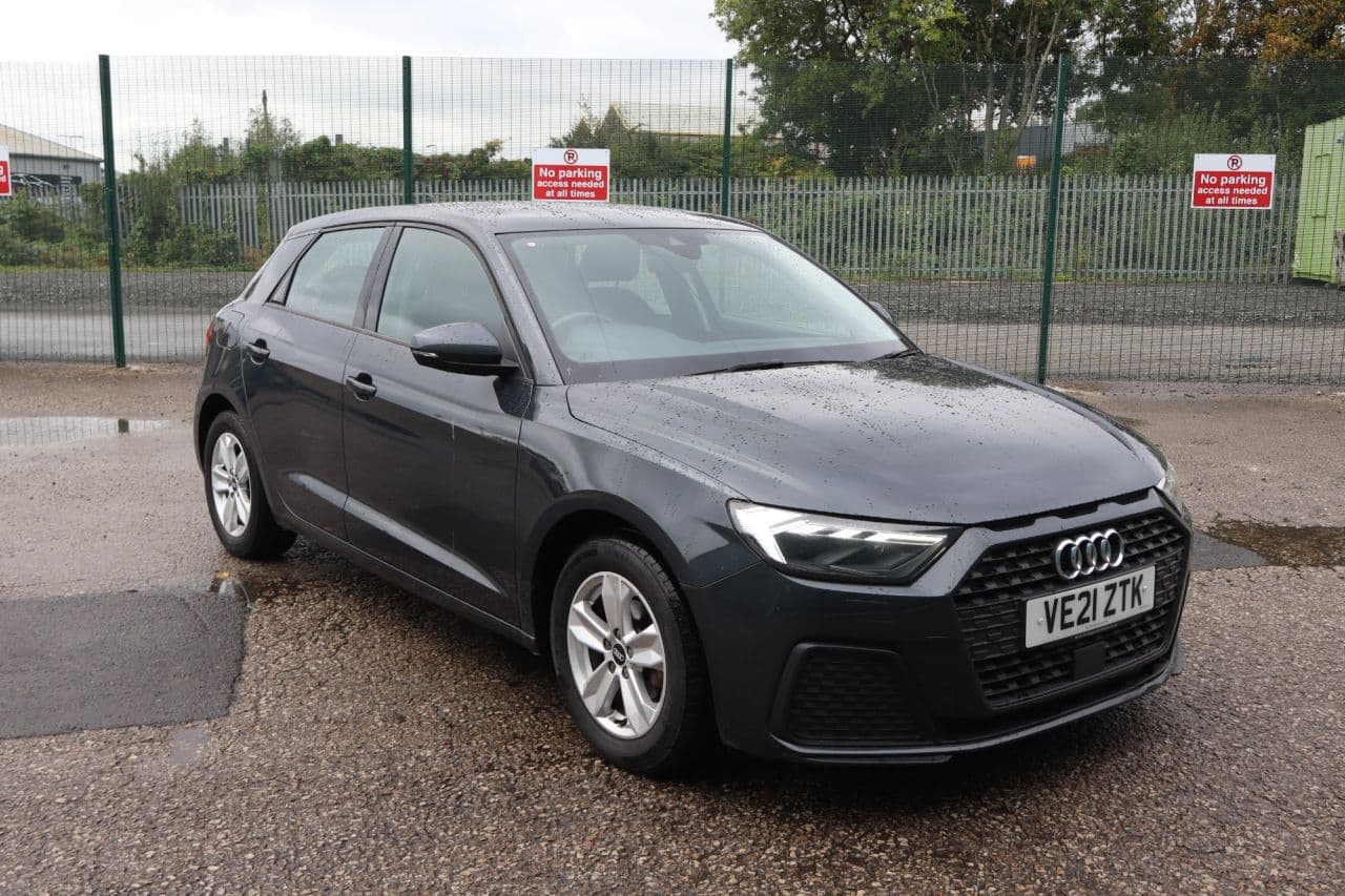 Audi A1 1.0 TFSI 25 Technik Sportback view 1