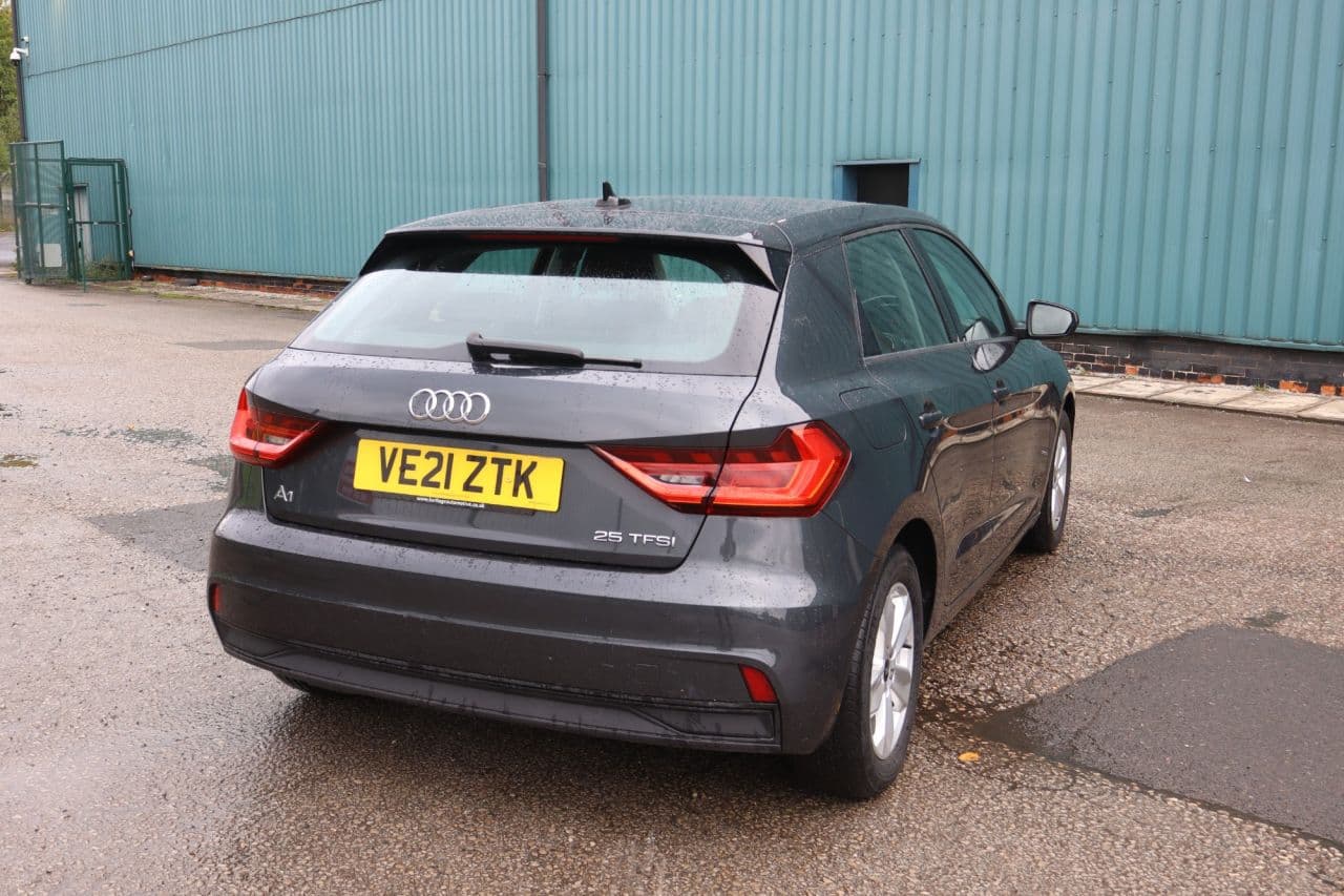 Audi A1 1.0 TFSI 25 Technik Sportback — image 5