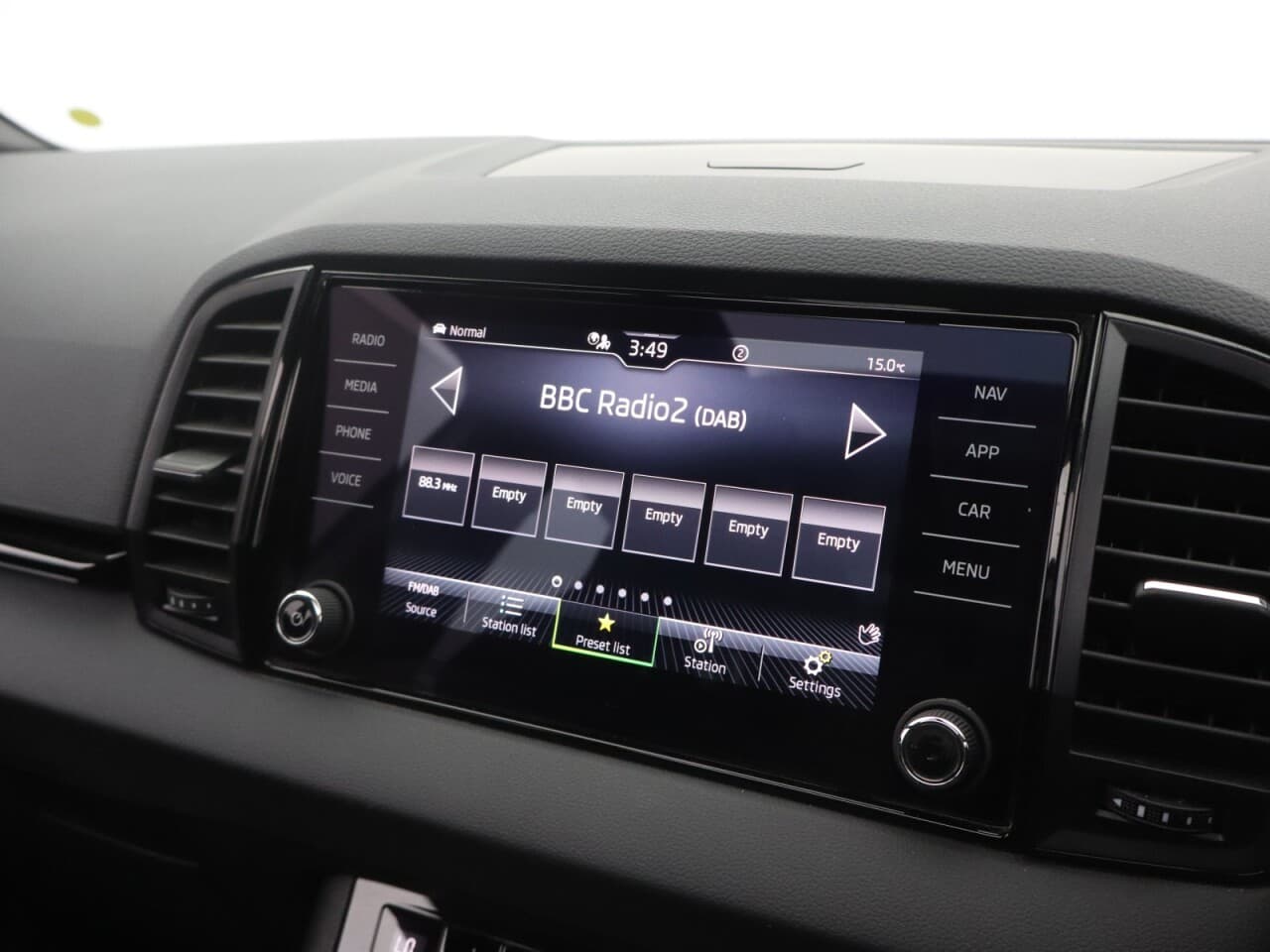 Skoda Karoq 1.5 TSI ACT SportLine — image 35