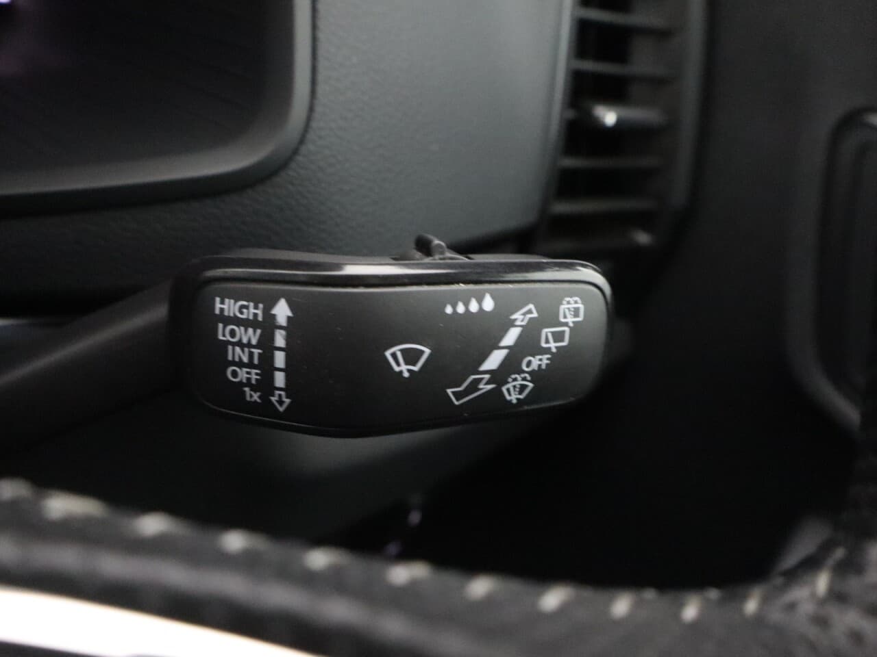 Skoda Karoq 1.5 TSI ACT SportLine — image 42