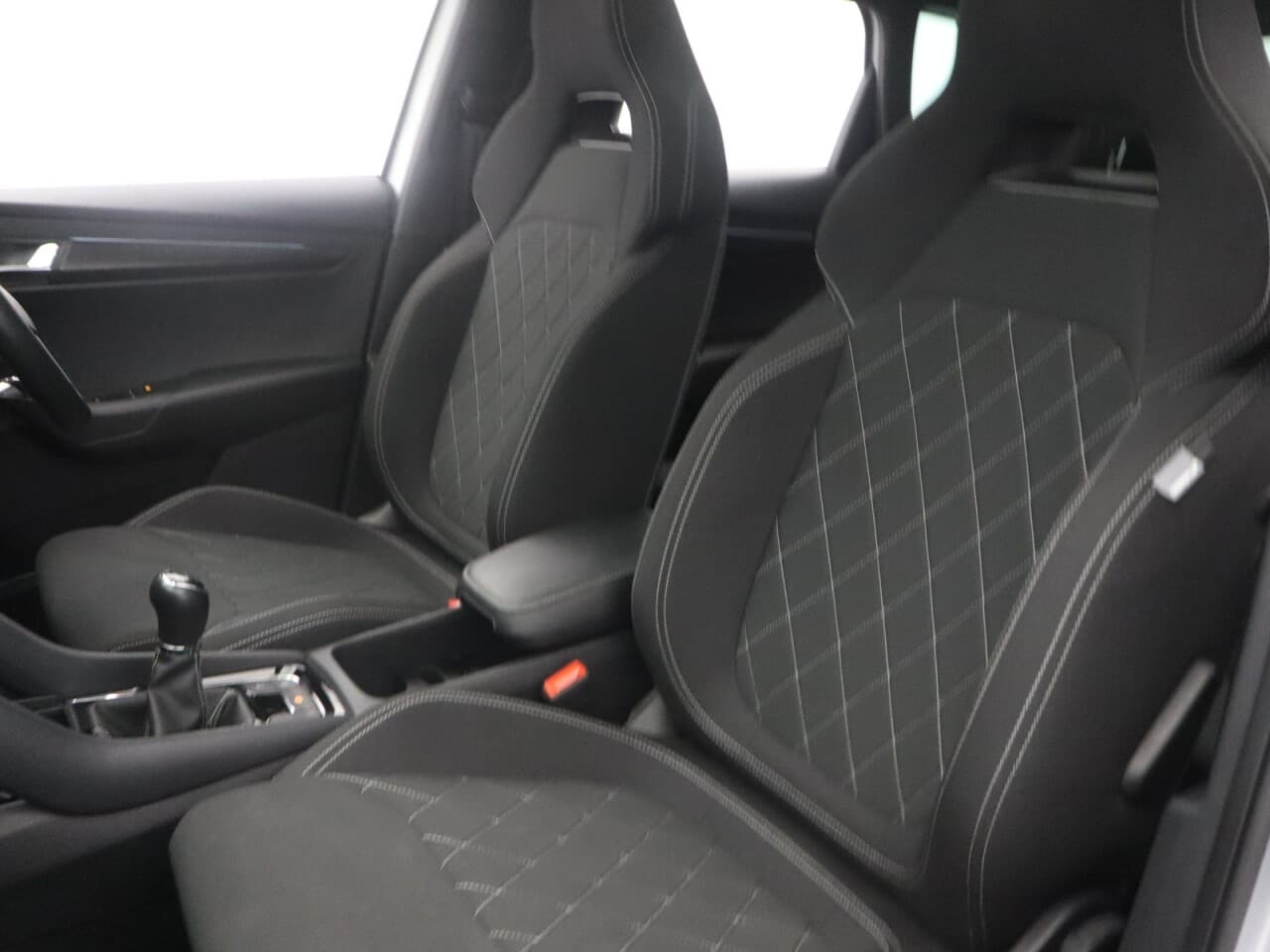 Skoda Karoq 1.5 TSI ACT SportLine — image 45