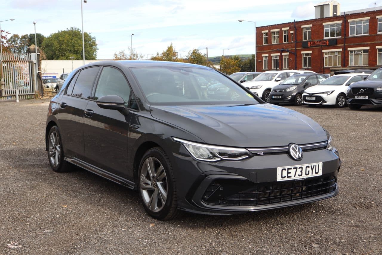 Volkswagen Golf 1.5 eTSI MHEV R-Line