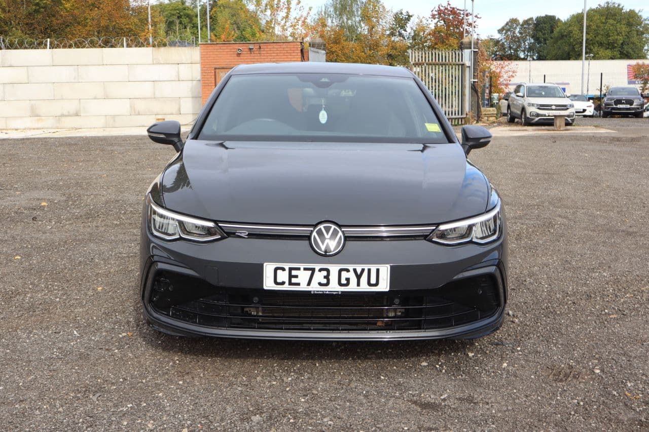 Volkswagen Golf 1.5 eTSI MHEV R-Line — image 4