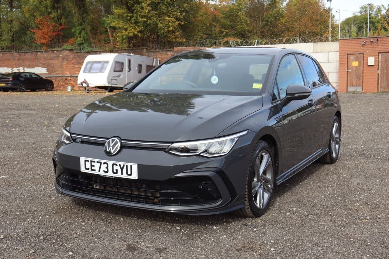 Volkswagen Golf 1.5 eTSI MHEV R-Line — image 5