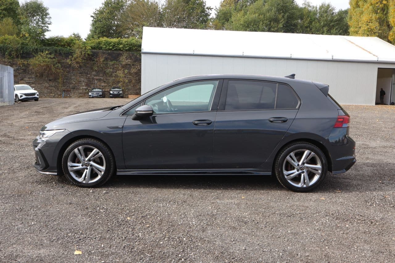 Volkswagen Golf 1.5 eTSI MHEV R-Line — image 6
