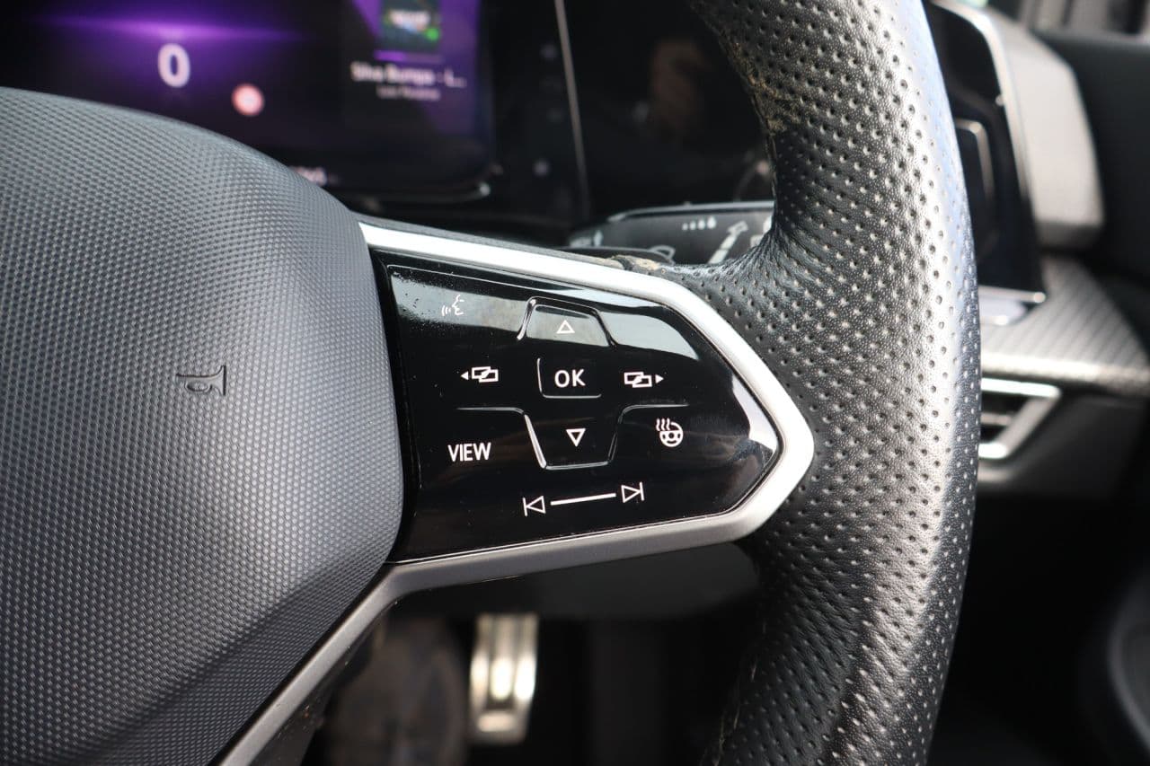 Volkswagen Golf 1.5 eTSI MHEV R-Line — image 18