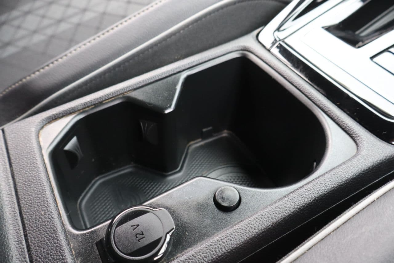 Volkswagen Golf 1.5 eTSI MHEV R-Line — image 24