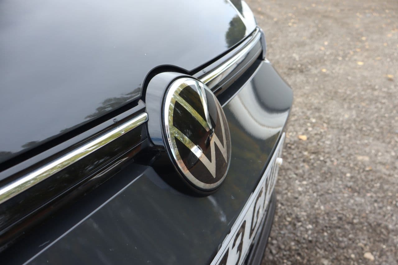 Volkswagen Golf 1.5 eTSI MHEV R-Line — image 59
