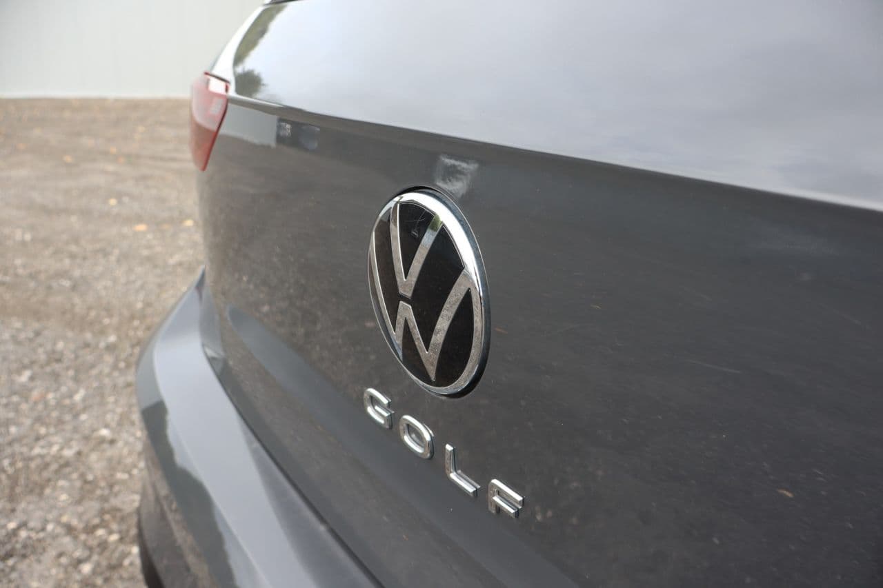 Volkswagen Golf 1.5 eTSI MHEV R-Line — image 61