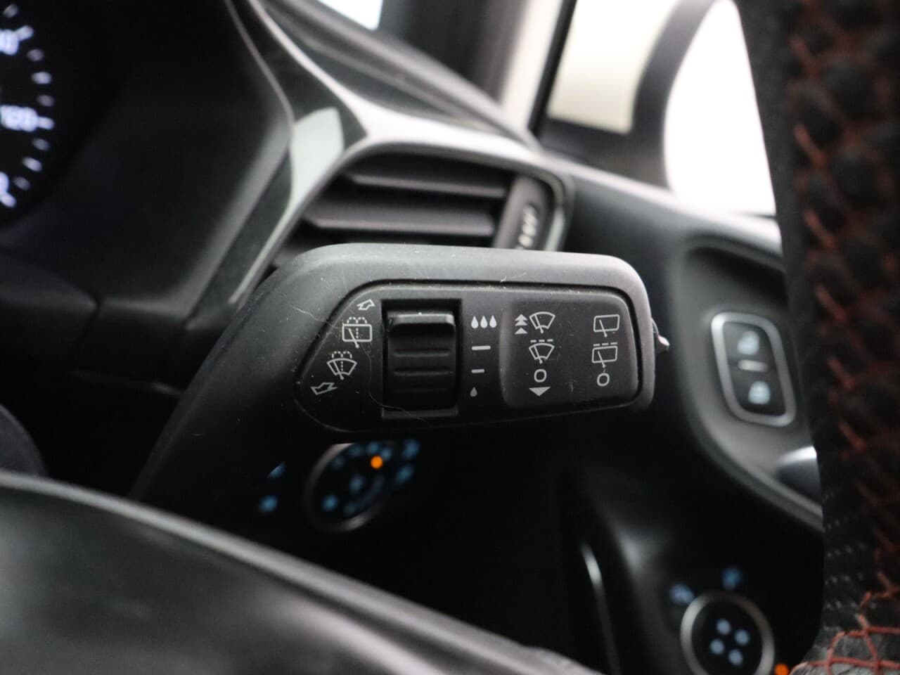 Ford Fiesta 1.0T EcoBoost MHEV ST-Line Edition — image 38